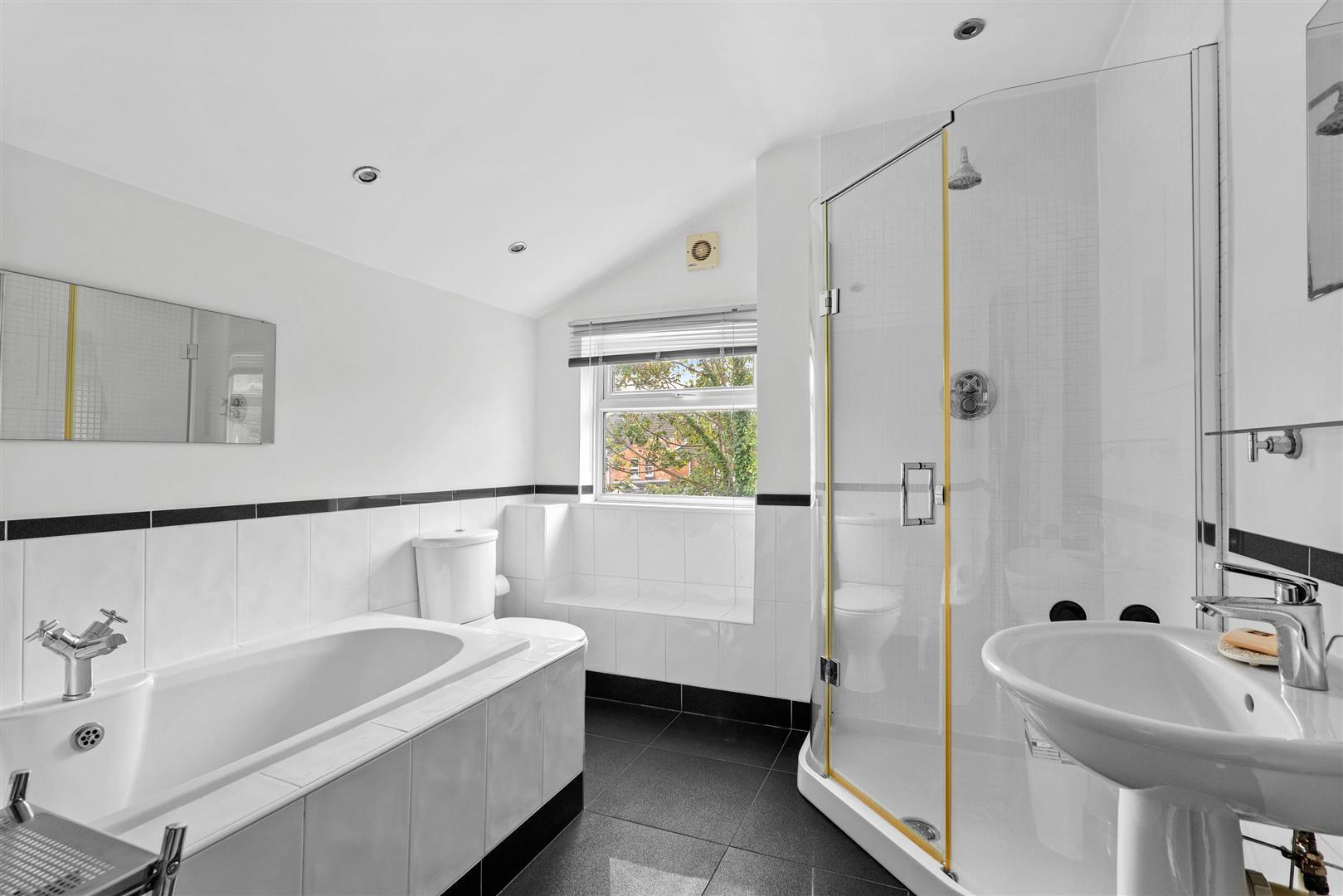 2 bedroom property for sale in Woolhope Road, Worcester Offers over £