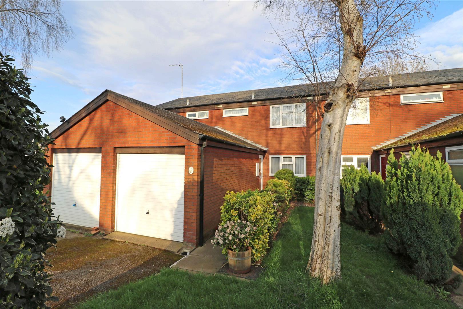 3 bedroom property for sale in Malham Road, Woodloes Park, Warwick