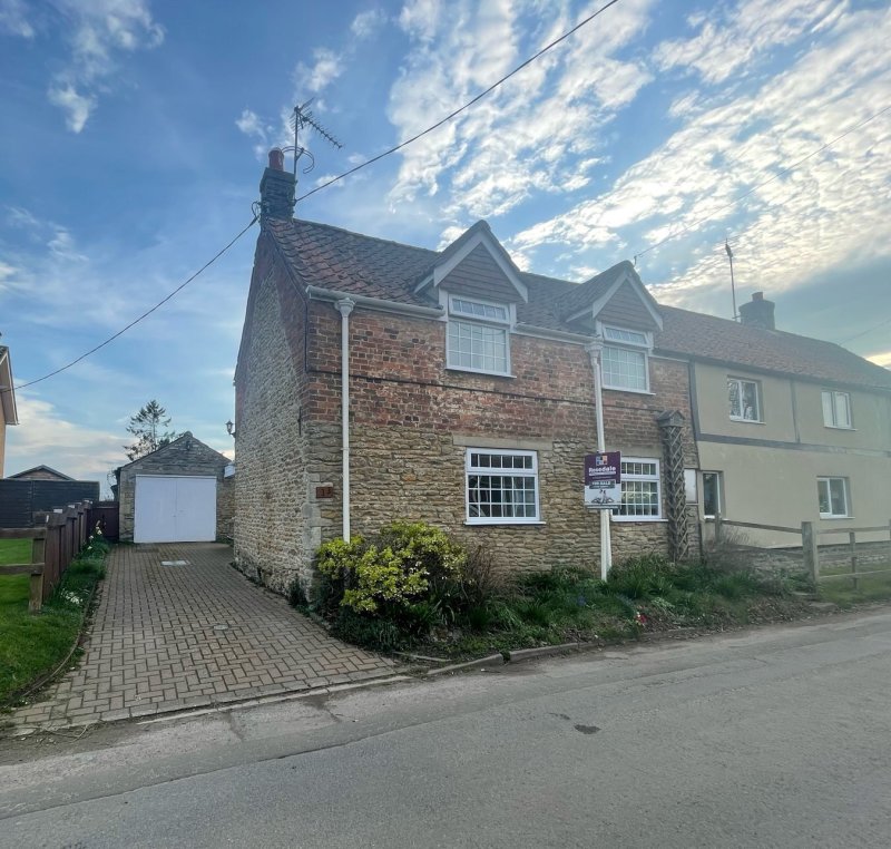 3 bedroom property for sale in Edenham Road, Hanthorpe, Bourne, PE10