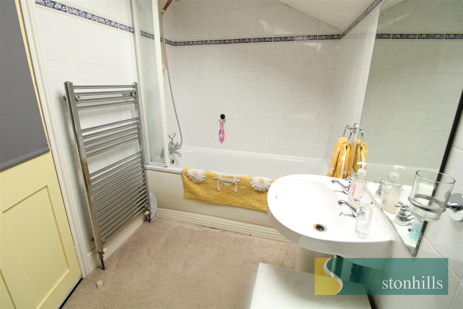 3 bedroom property for sale in Badby Road, Daventry £260,000