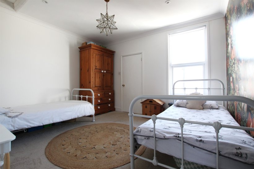 Goat Lane, Enfield 2 bedroom terraced house Barnfields