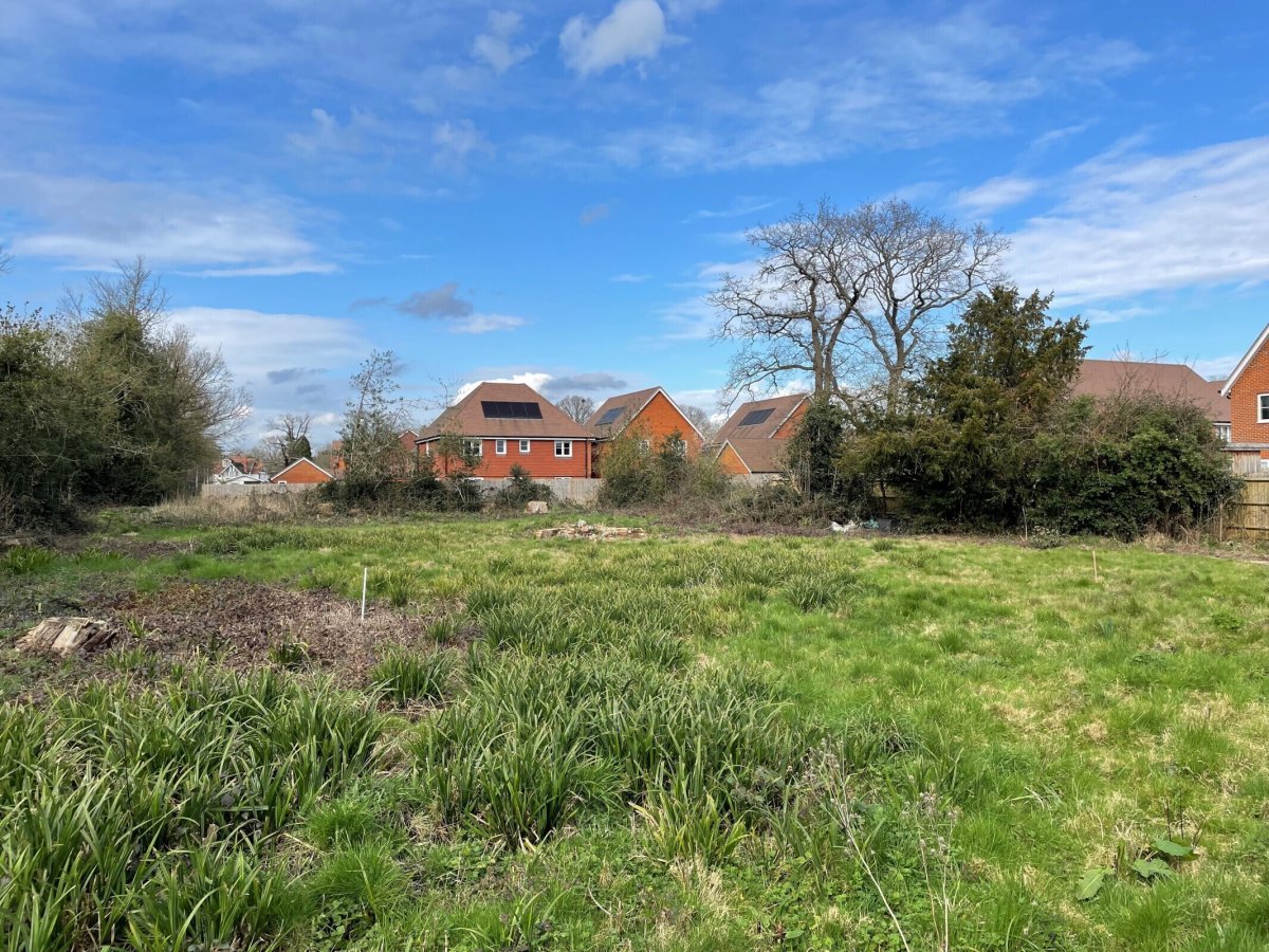 property for sale in Meath Green Lane, Horley, Surrey, RH6 £400,000