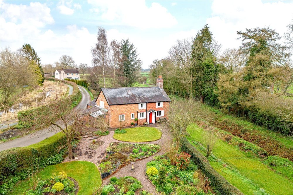 3 bedroom property for sale in Arddleen, Llanymynech, Powys, SY22 Offers in the region of £350,000