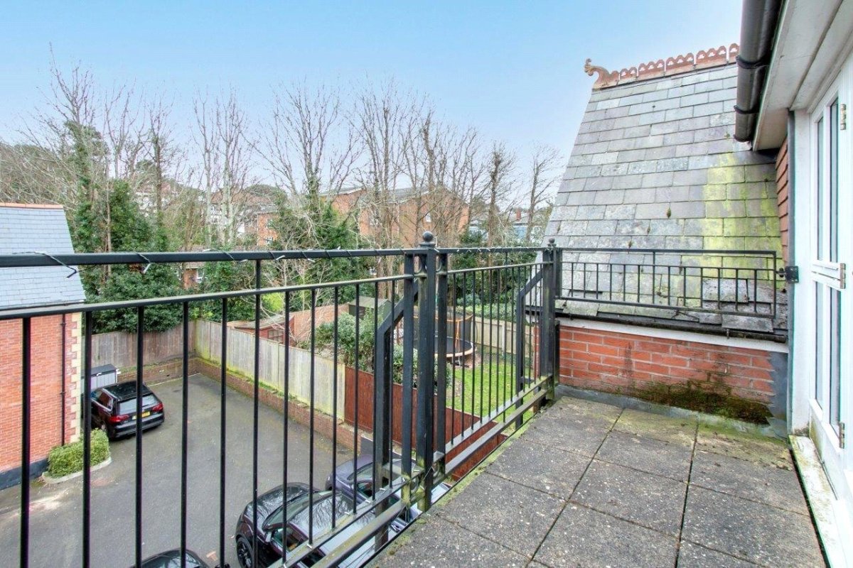 4 bedroom property for sale in Church Road, Lower Parkstone, Poole