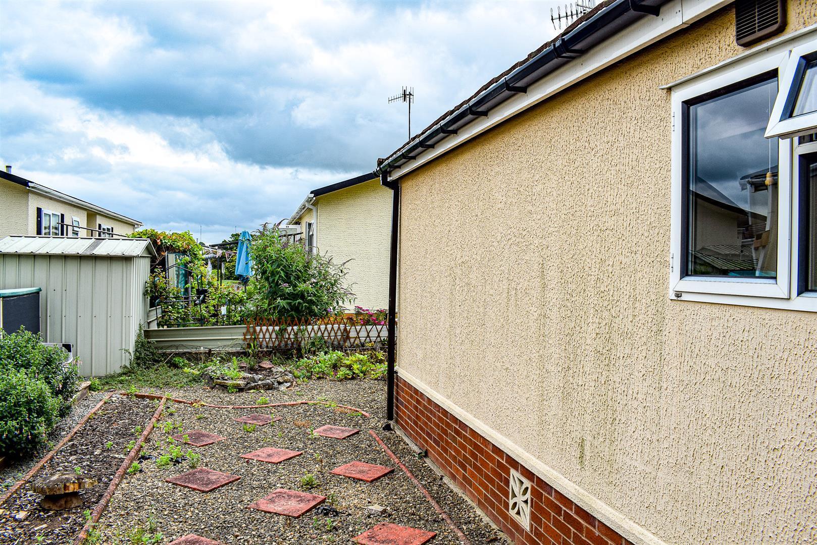 2 bedroom property for sale in Doverdale Park Homes, Hampton Lovett