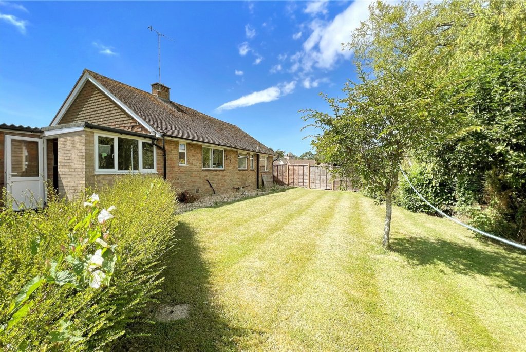 3 bedroom property for sale in Mill Road Avenue, Angmering, West Sussex