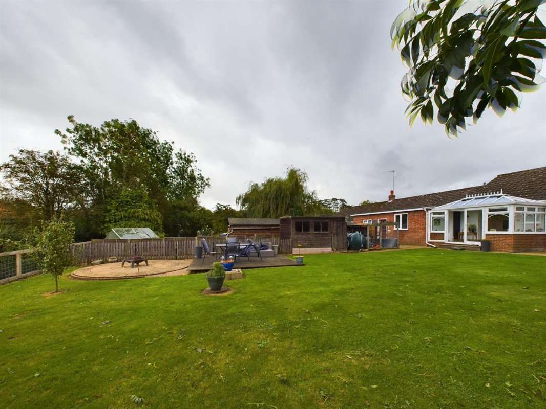 3 bedroom property for sale in Fakenham Road, East Bilney Offers in
