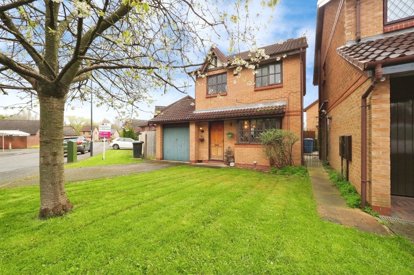 Nevinson Drive, Sunnyhill, Derby 3 bedroom detached house Bagshaws Residential