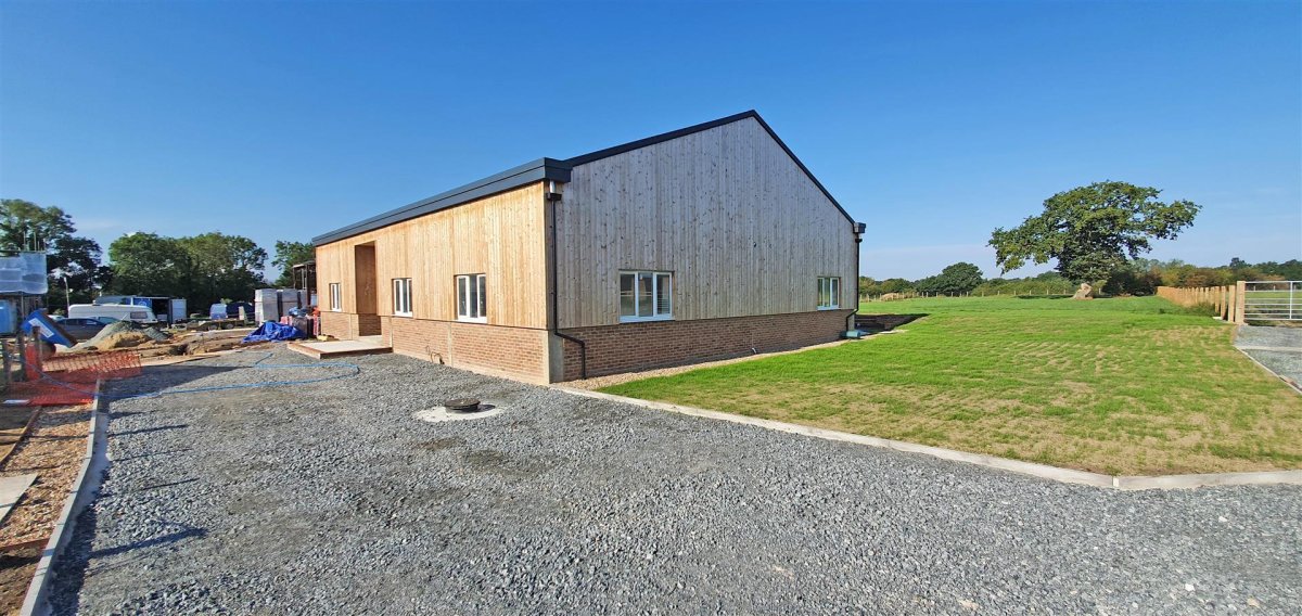 5 bedroom property for sale in Headcorn, Kent Guide price £950,000