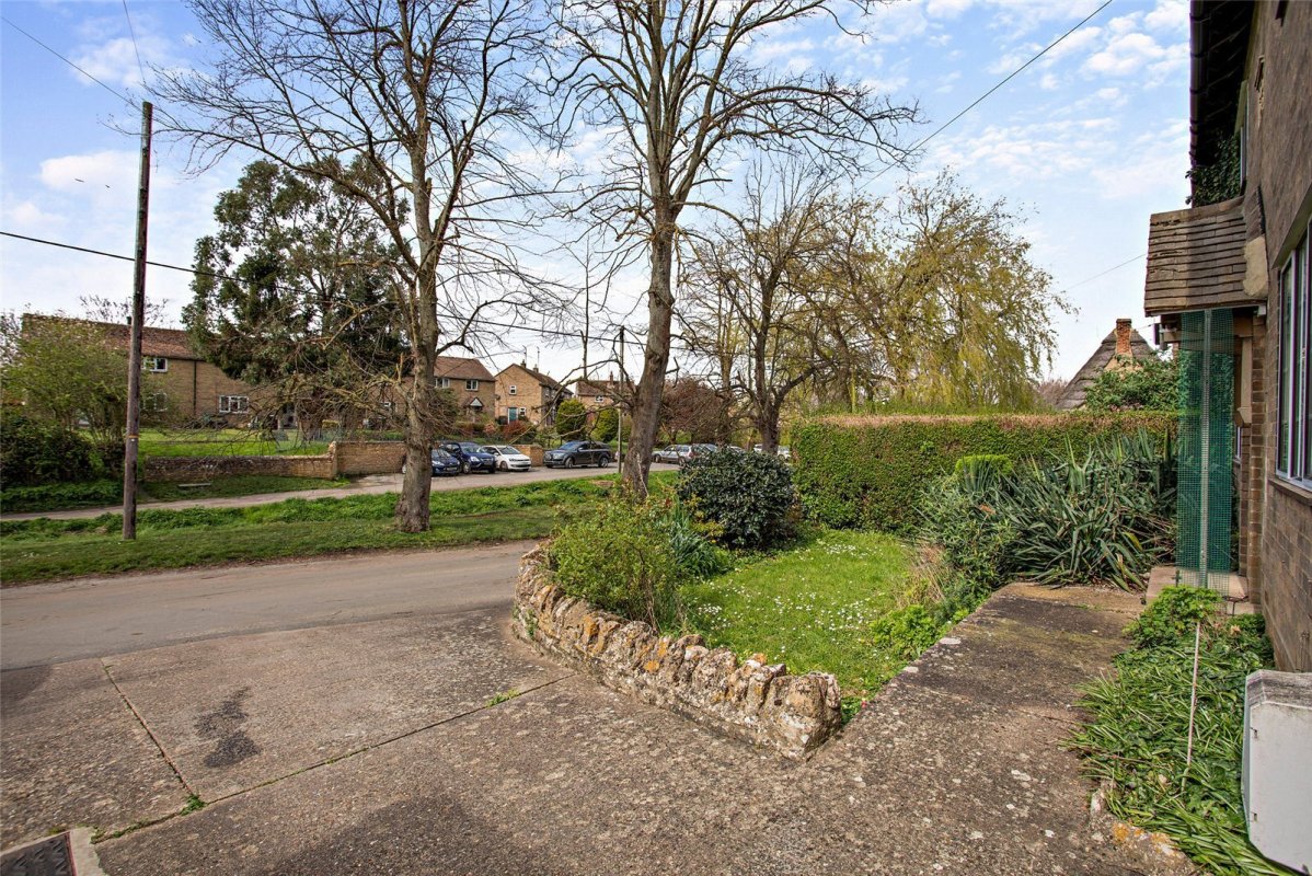 3 bedroom property for sale in Brookside Cottage, Barnwell