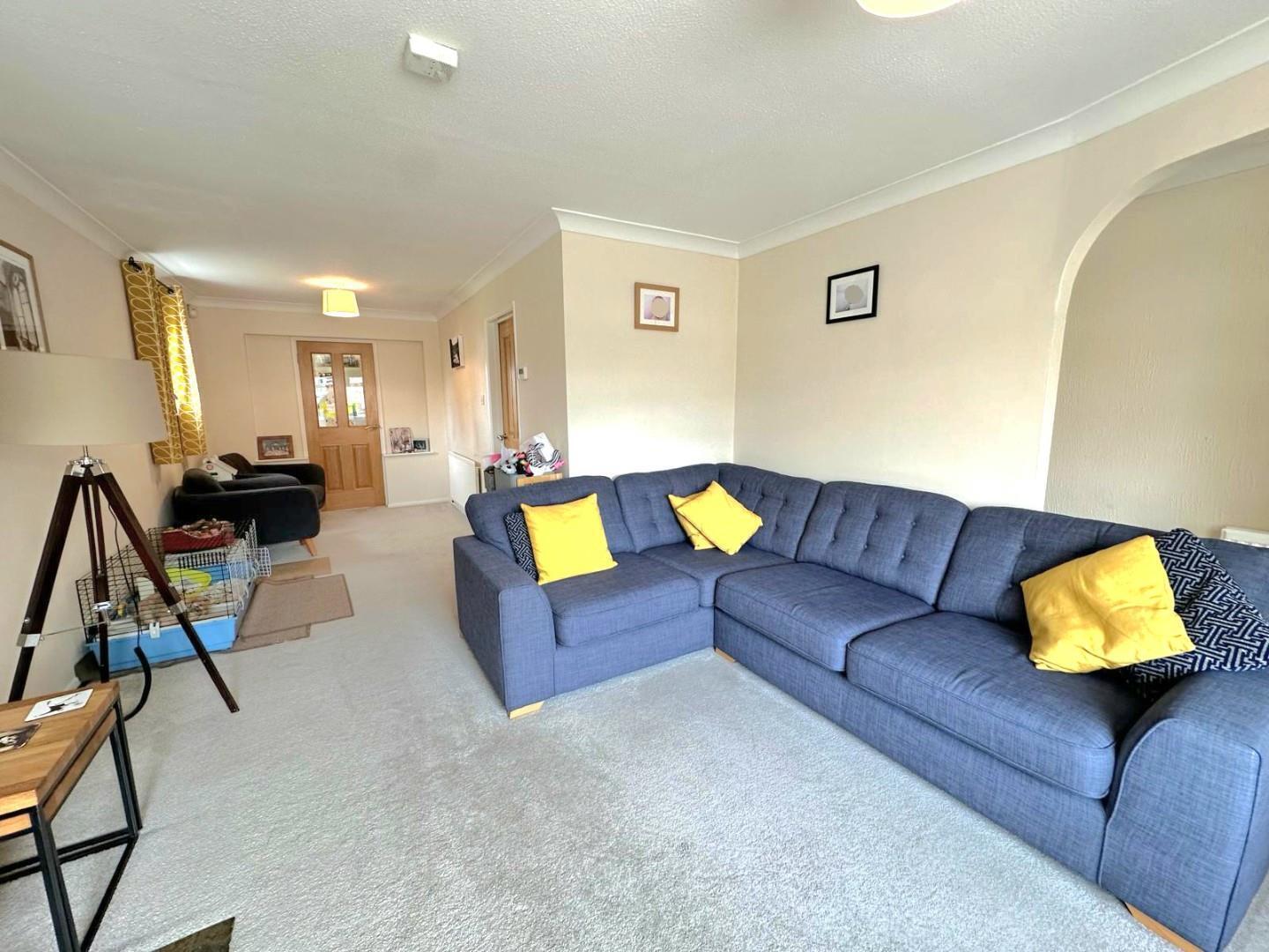 3 bedroom property for sale in Link Way, Bugbrooke, Northampton £299,995