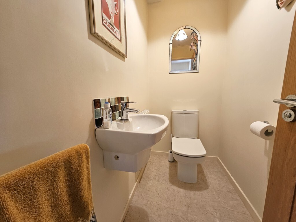 3 bedroom property for sale in Beauchamp Road, Chedgrave Guide price