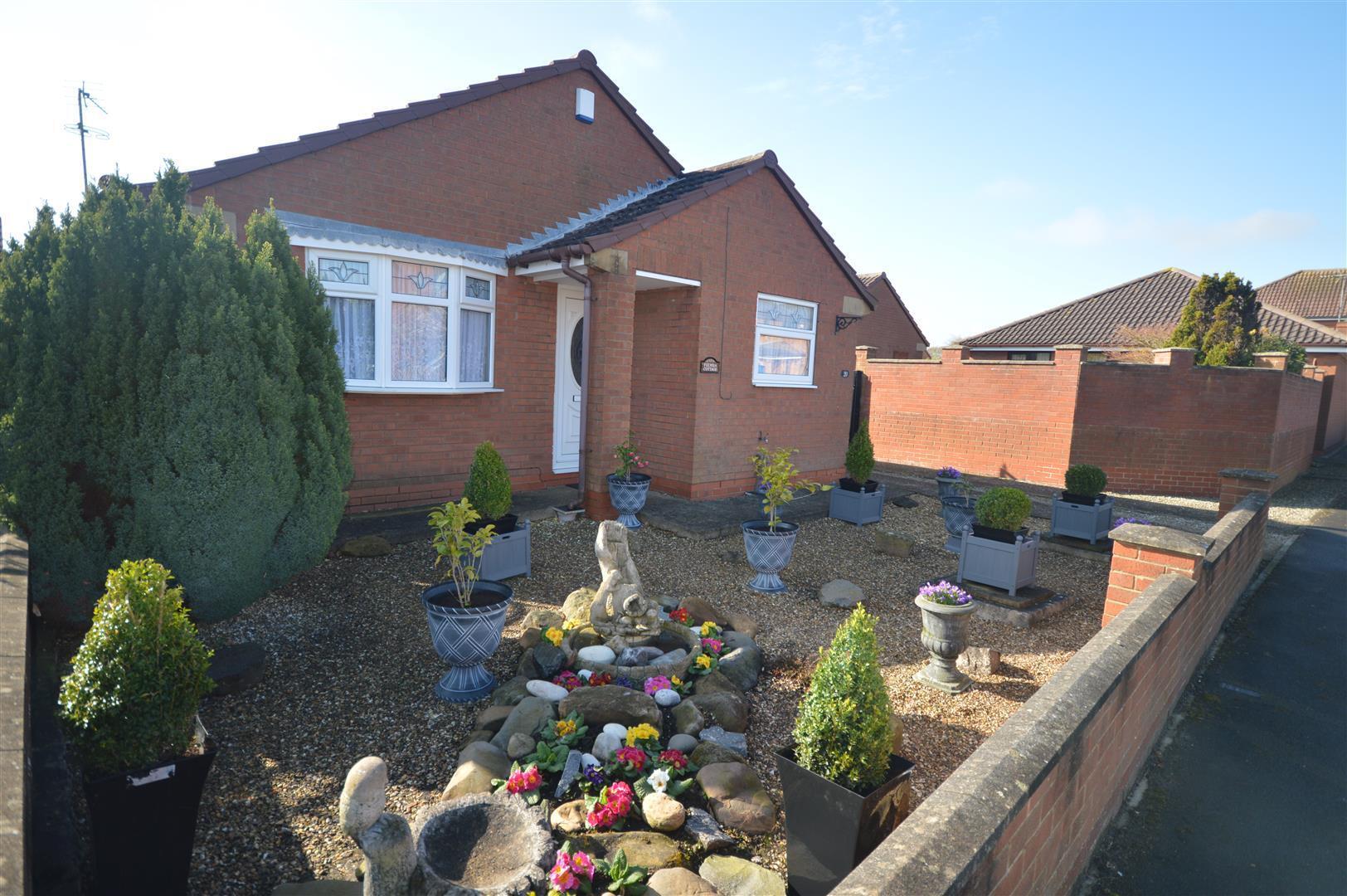 2 bedroom property for sale in Tansley Lane, Hornsea £249,950