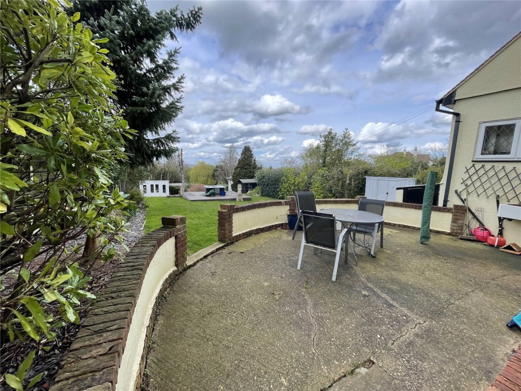 4 bedroom property for sale in High Road, Hockley, Essex, SS5 Offers