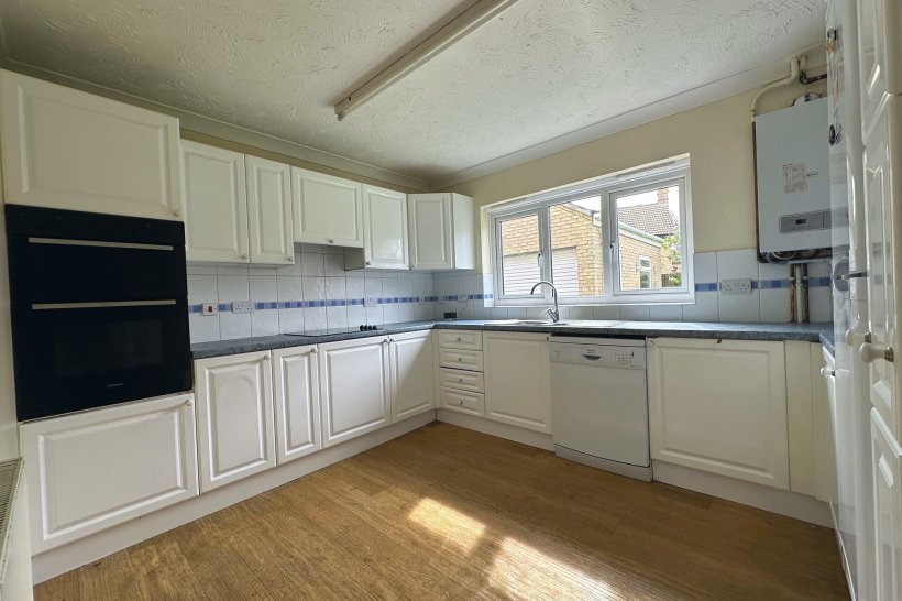 Apeldoorn Walk, Wisbech 4 bedroom detached house Holroyds Estate Agents