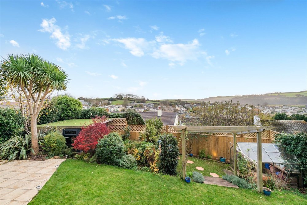 Stags 4 bedroom property for sale in Courtfield, Totnes