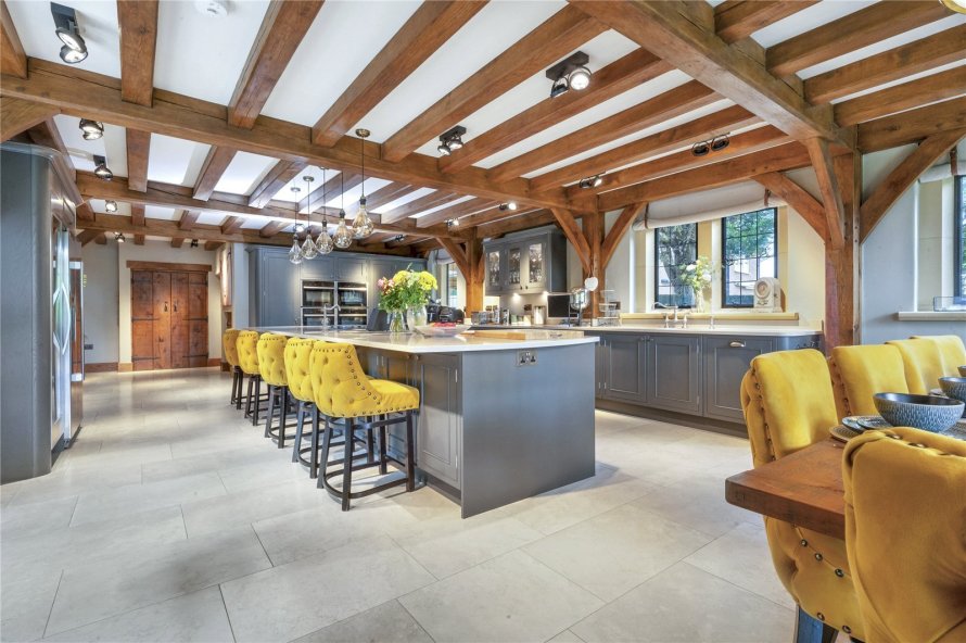 6 bedroom property for sale in The Ridings, Rothley, Leicester