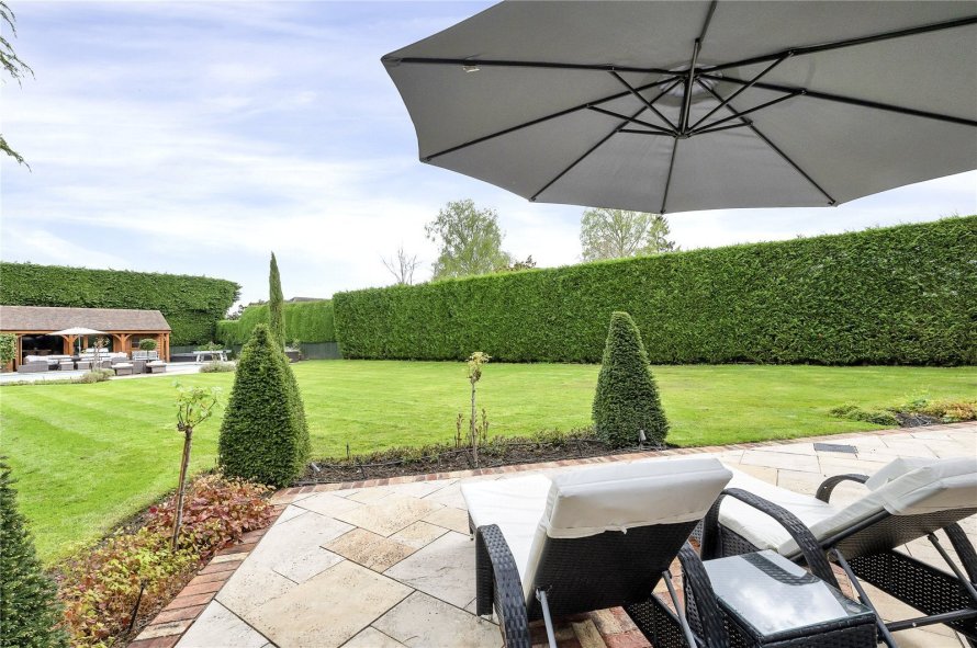 6 bedroom property for sale in The Ridings, Rothley, Leicester