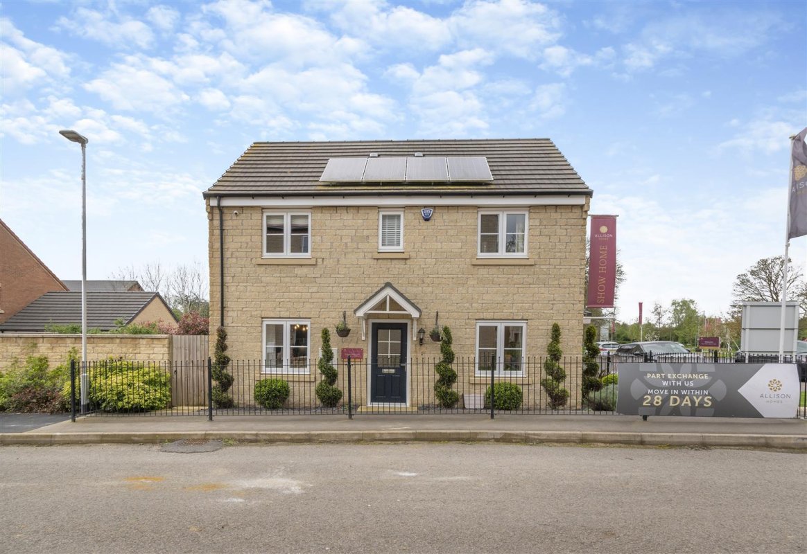 3 bedroom property for sale in Tollesbury Avenue, Barleythorpe, Rutland Offers in excess of £