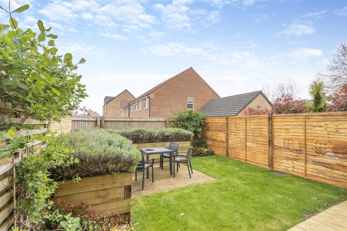 3 bedroom property for sale in Tollesbury Avenue, Barleythorpe, Rutland