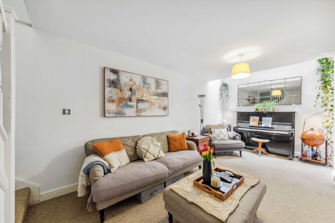 Jacksons 2 bedroom property for sale in Greyhound Lane, Streatham £