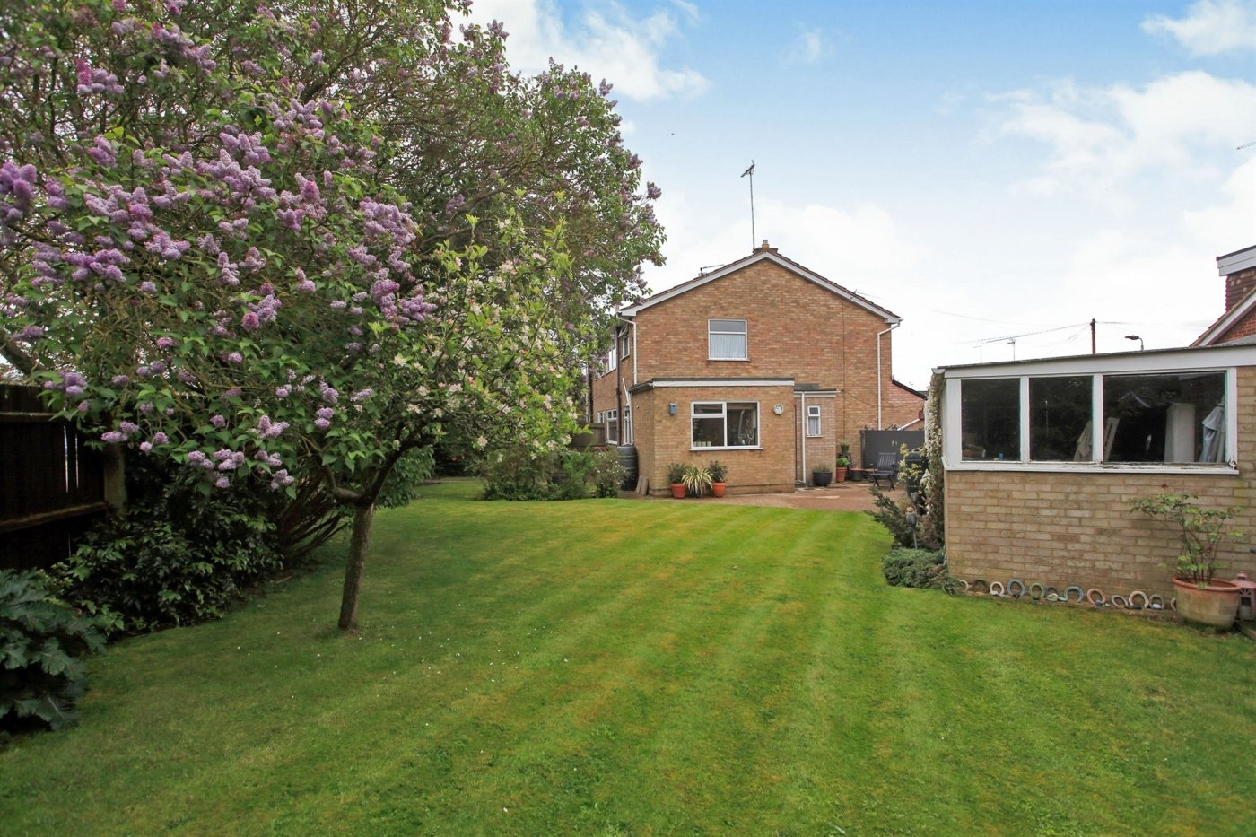 3 bedroom property for sale in Robert Rayner Close, Orton Longueville, Peterborough £295,000