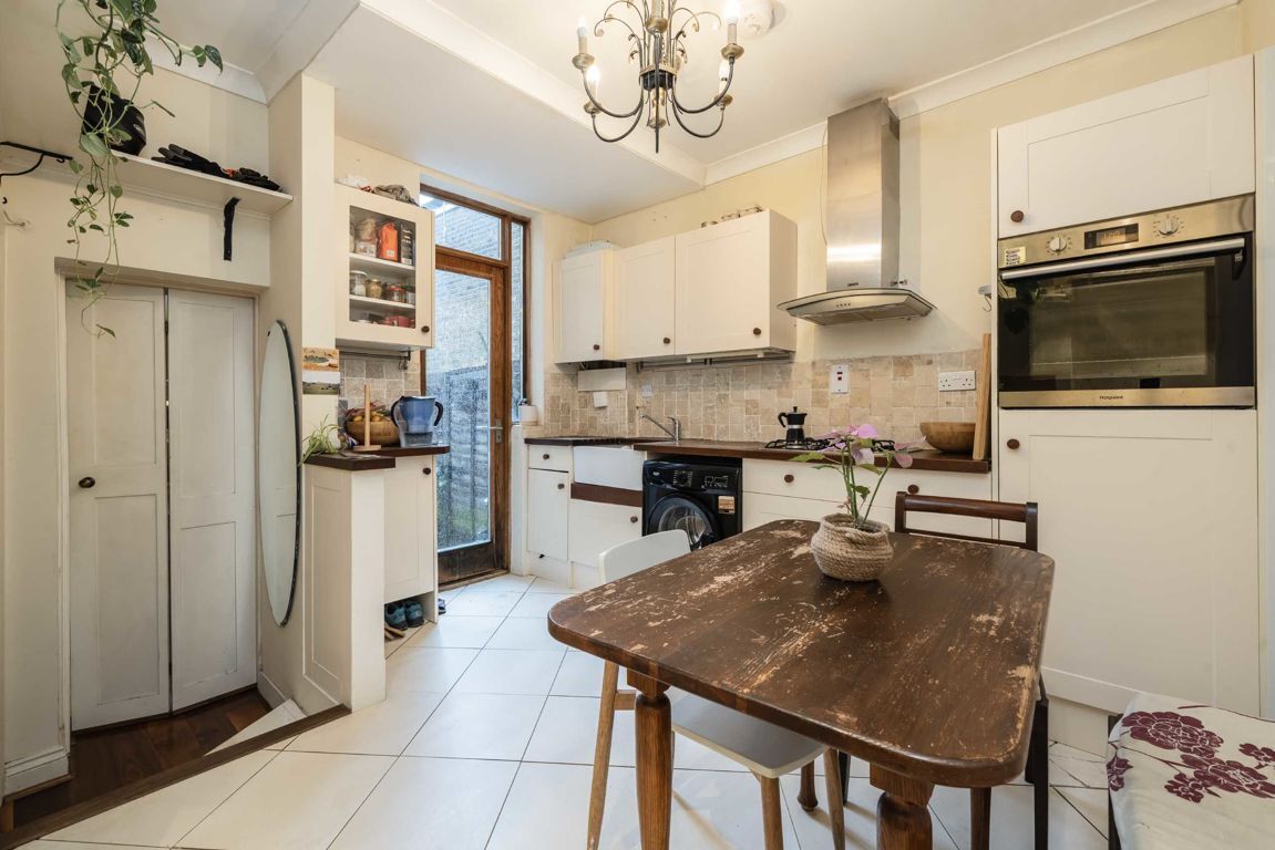 Fletchers 1 bedroom property for sale in Petersfield Road, Acton £