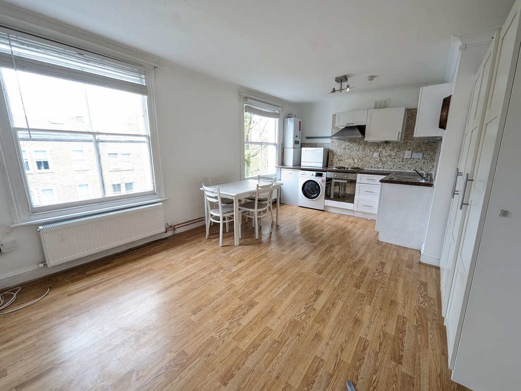 BRIGHT TOP FLOOR ONE BEDROOM FLAT  TO LET  AINGER ROAD  PRIMROSE HILL  NW3 Image 1