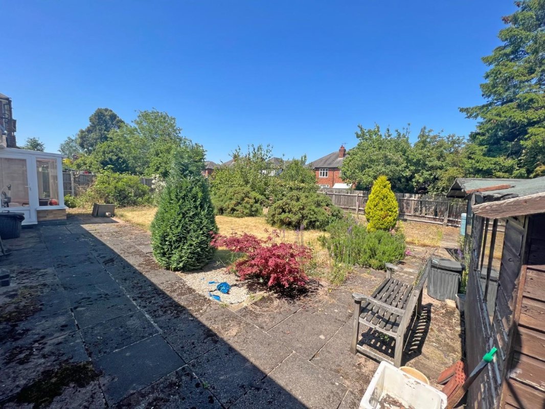 3 bedroom property for sale in Glenfield Road, Western Park, Leicester