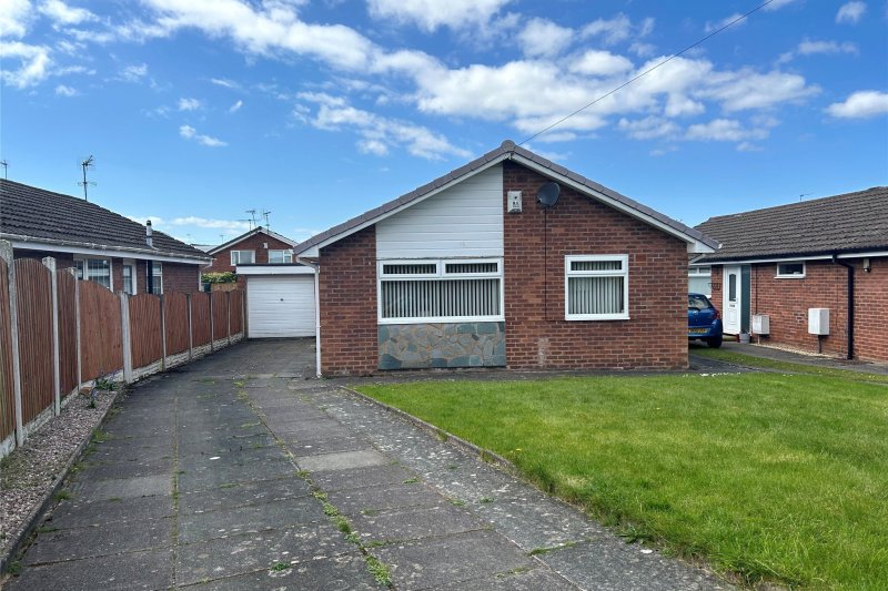 3 bedroom property for sale in Rockfarm Close, Little Neston, Neston