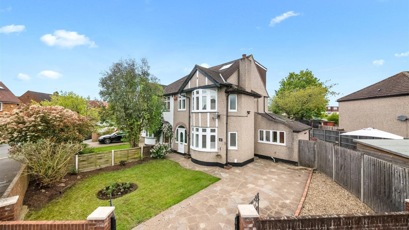 4 bedroom property for sale in Midhurst Gardens, Hillingdon £700,000