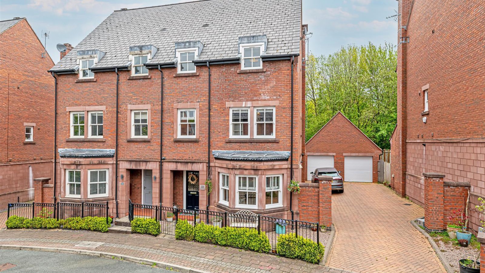 5 bedroom property for sale in Bretland Drive, Grappenhall, Warrington