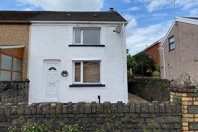 2 bedroom property for sale in Queens Road, Skewen, Neath, Neath Port