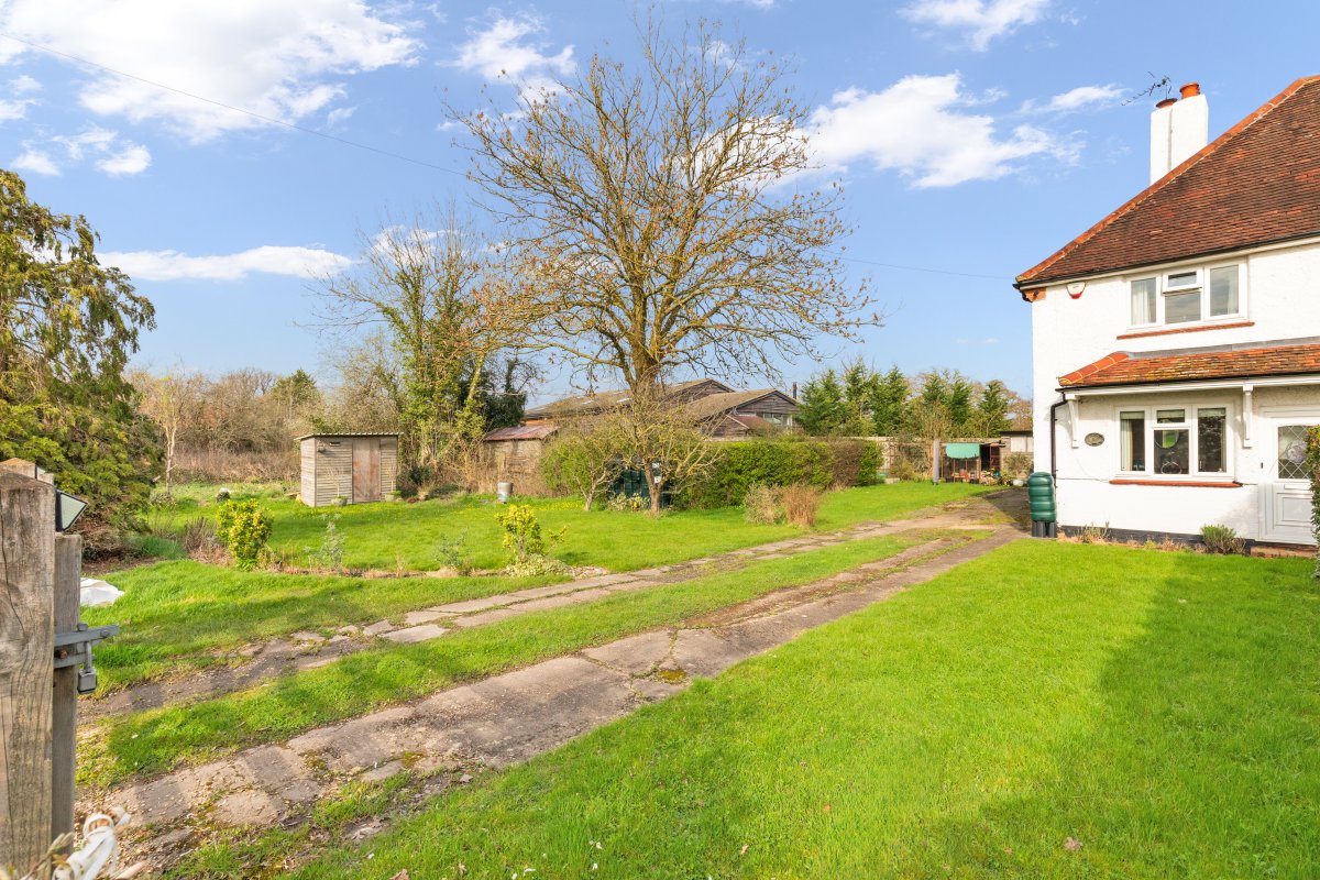 2 bedroom property for sale in Norwood Hill Road, Charlwood, Horley