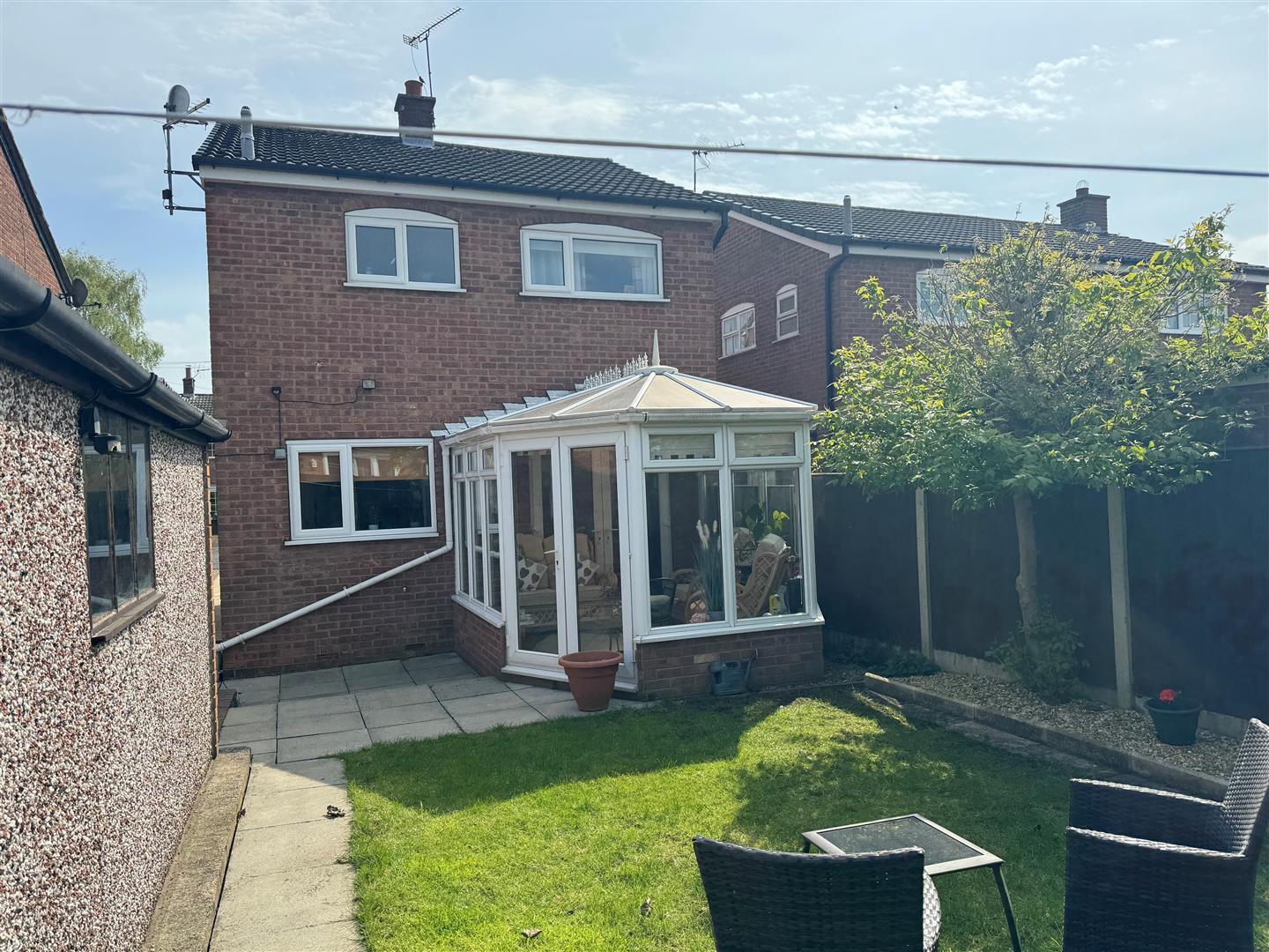 3 bedroom property for sale in Moorfield Drive, Wilberfoss, York £264,500