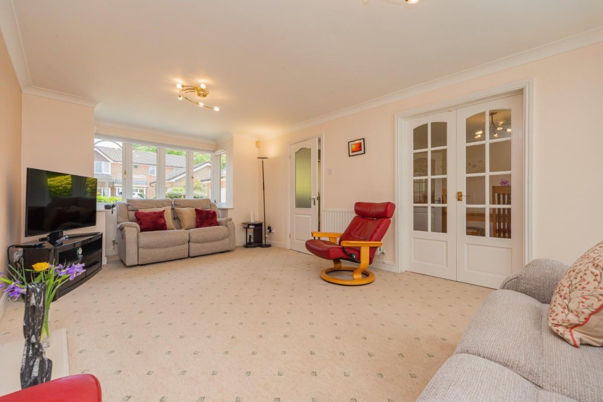 4 bedroom property for sale in Peartree Close, Glenfield, Leicester