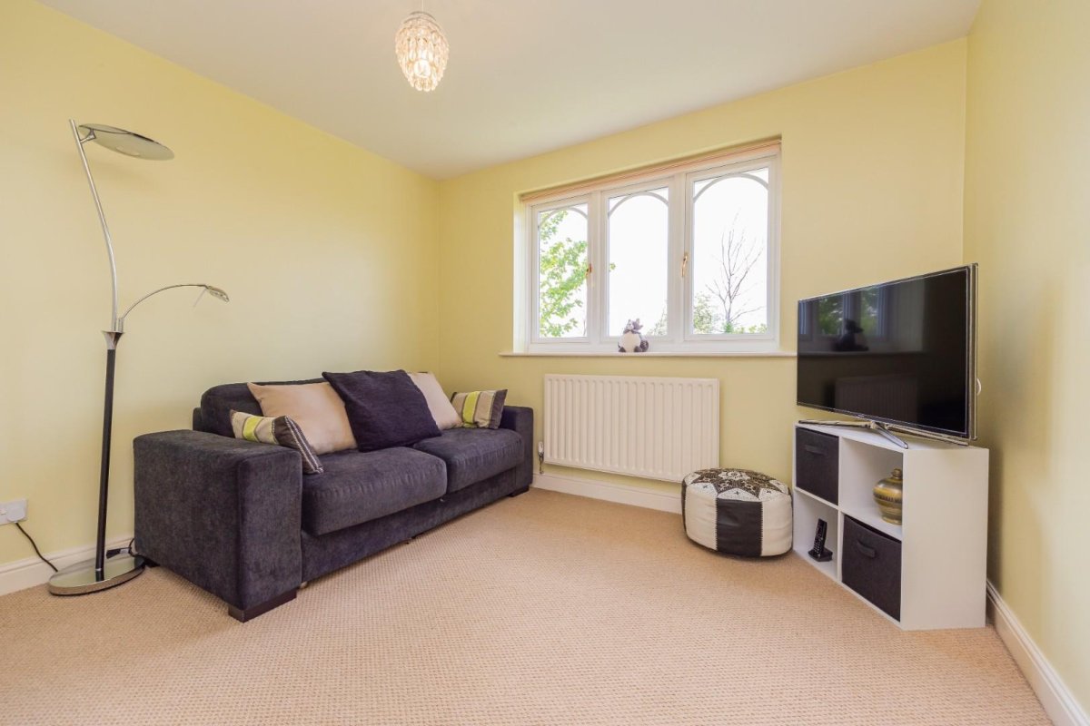 4 bedroom property for sale in Peartree Close, Glenfield, Leicester