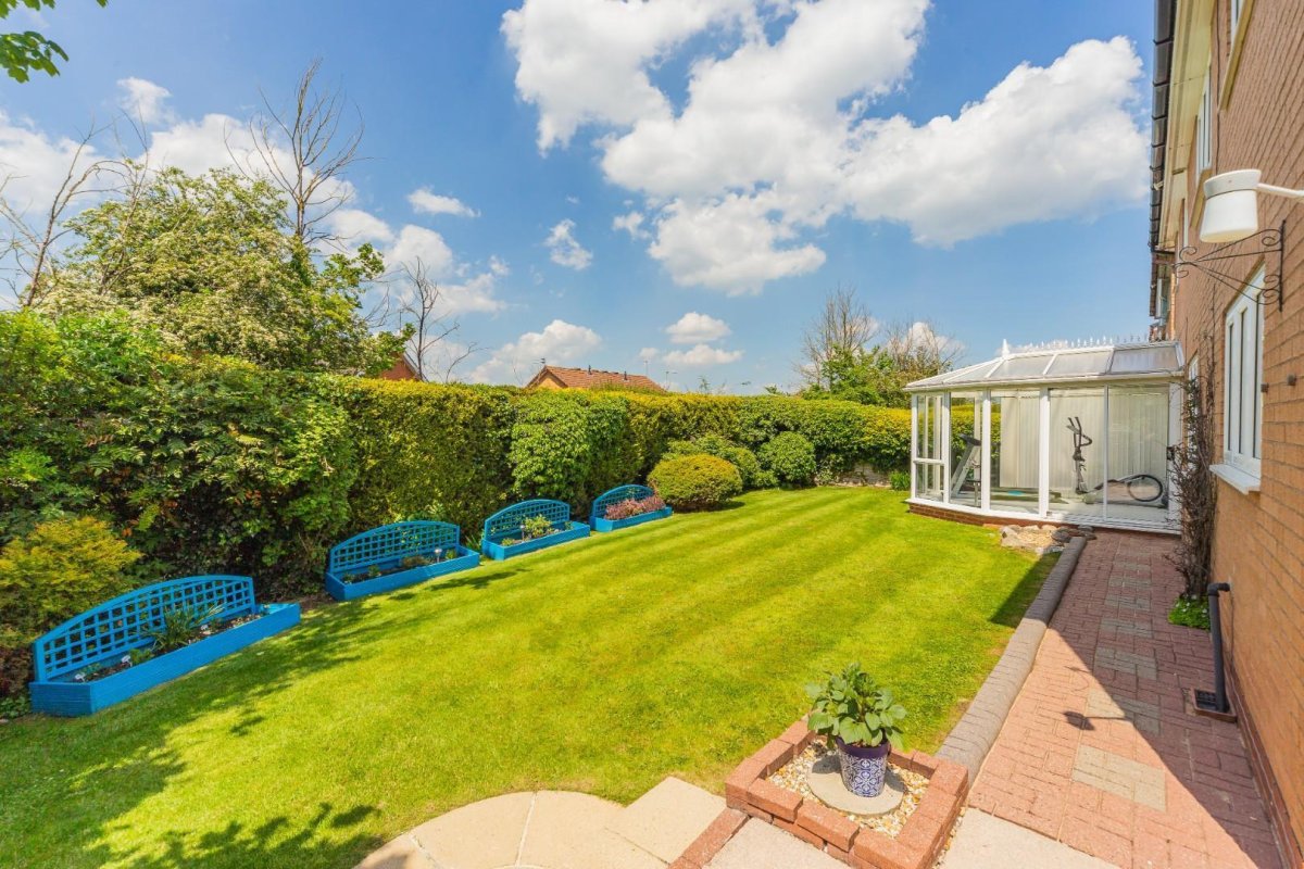 4 bedroom property for sale in Peartree Close, Glenfield, Leicester