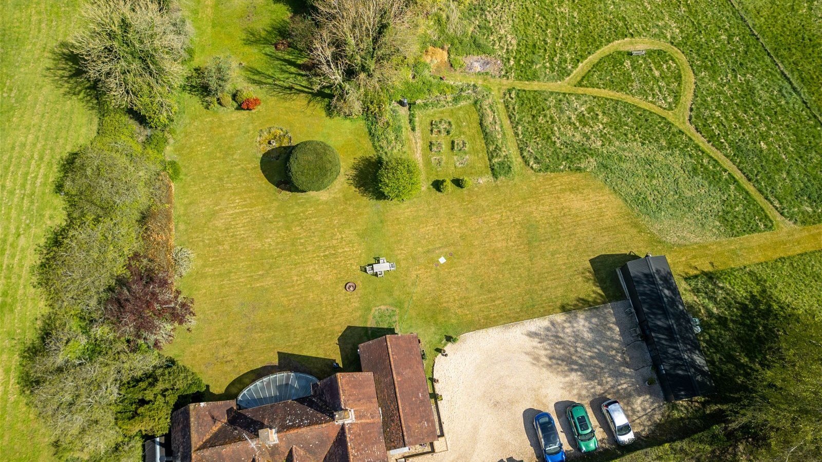 4 bedroom property for sale in Field House, Sutton Road