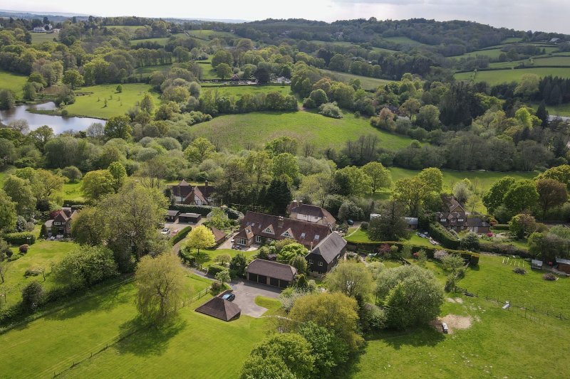 4 bedroom property for sale in Yew Tree Lane, Rotherfield, TN6 £1,095,000