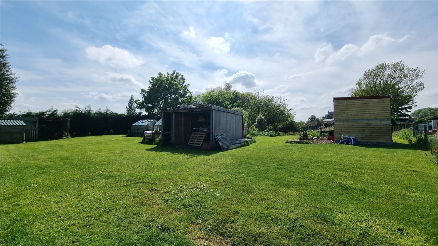 4 bedroom property for sale in Manor Road, Preston, East Yorkshire