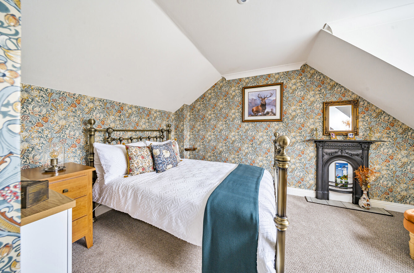 2 bedroom property for sale in Hannafore Road, Looe, Cornwall, PL13