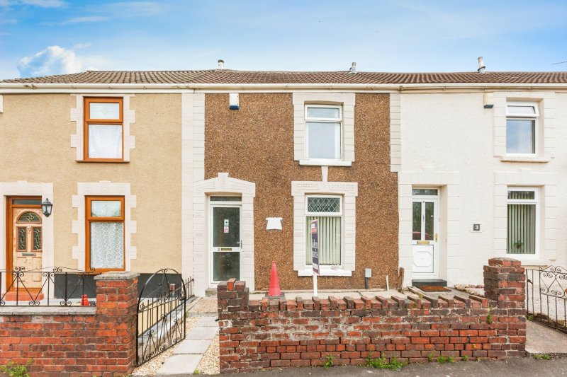 2 bedroom property for sale in Brynamlwg Road, Fforestfach, Swansea