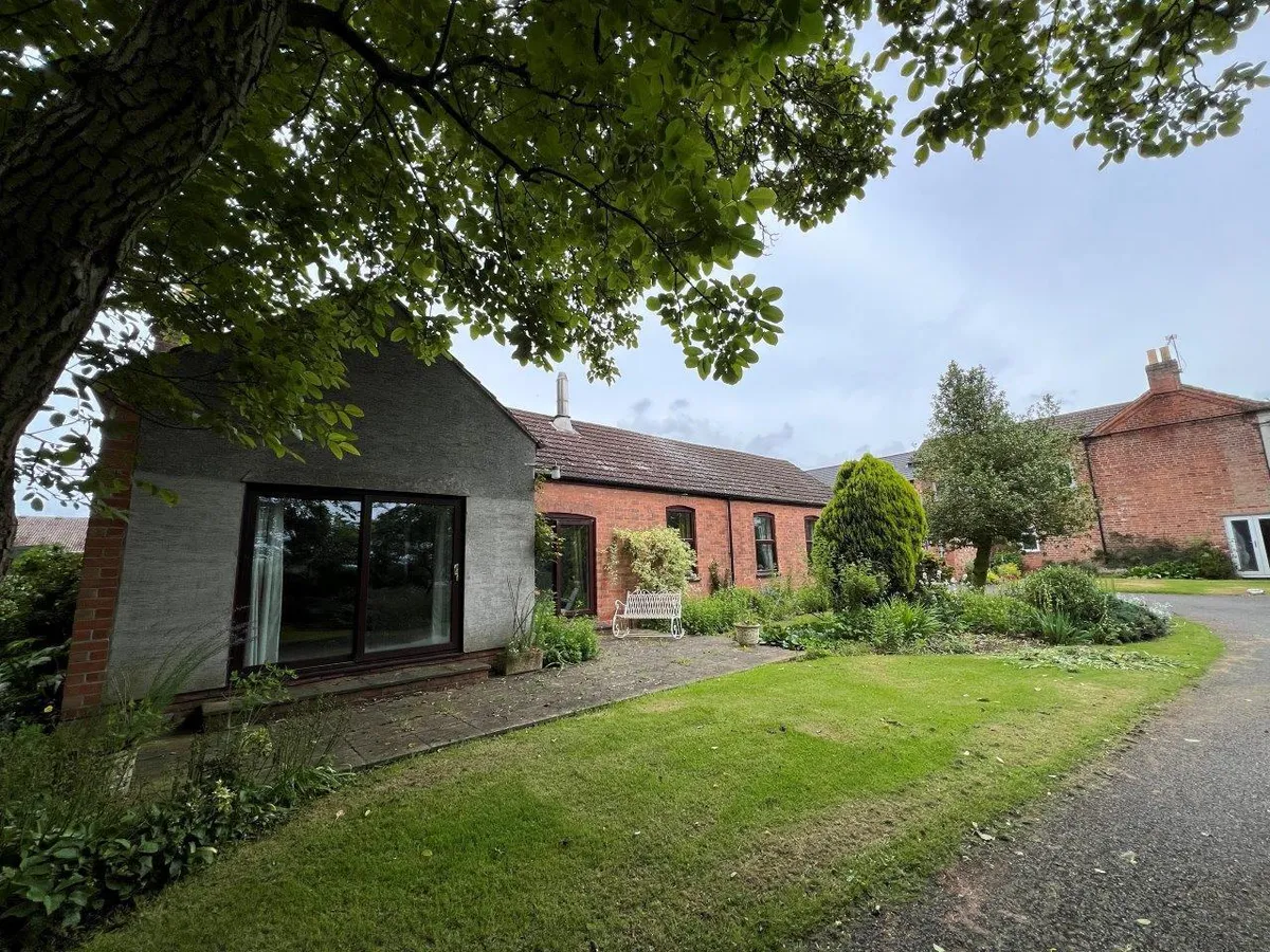 SPINNEY LODGE, GIBSONS LANE, OLD DALBY