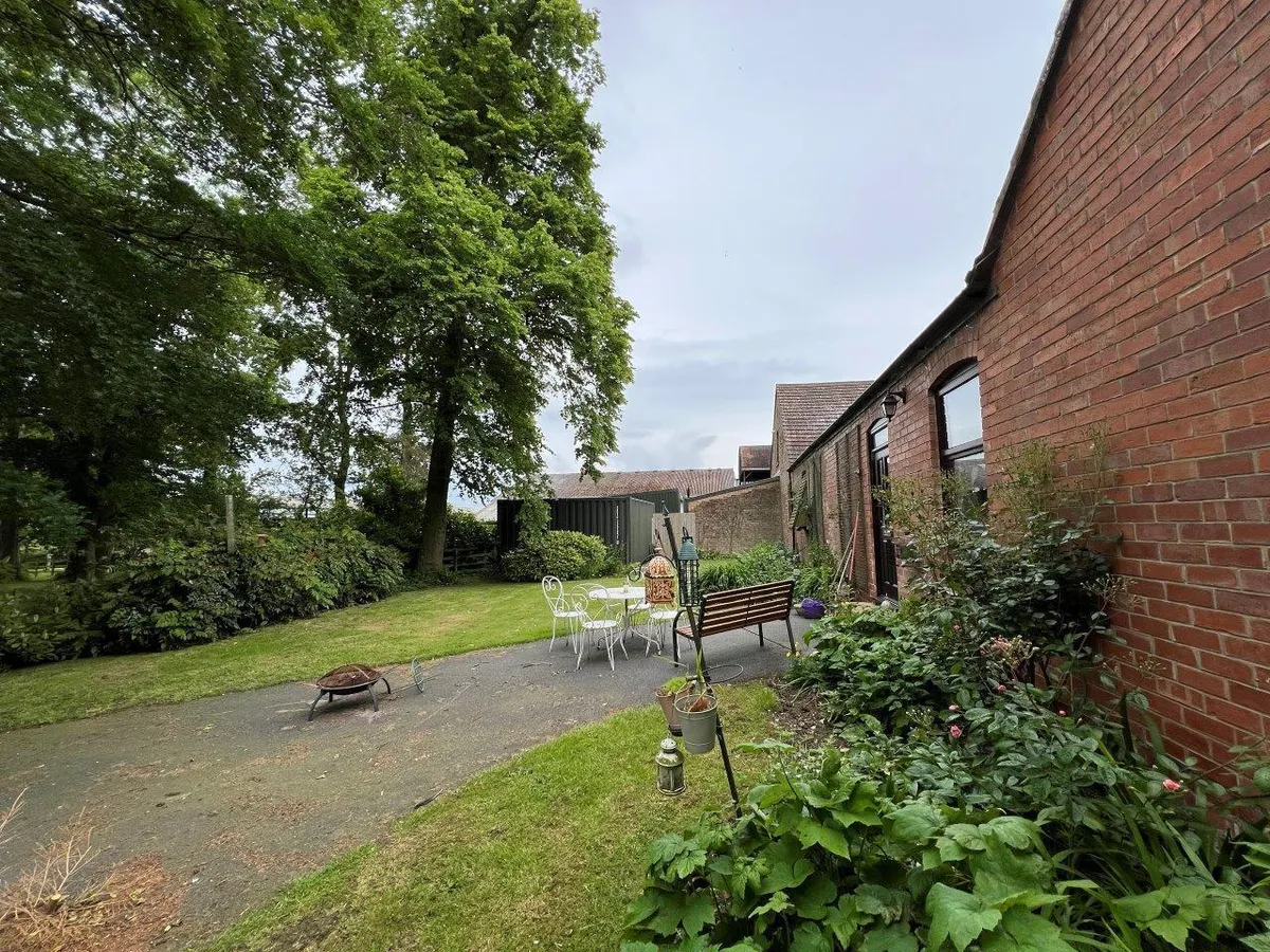SPINNEY LODGE, GIBSONS LANE, OLD DALBY