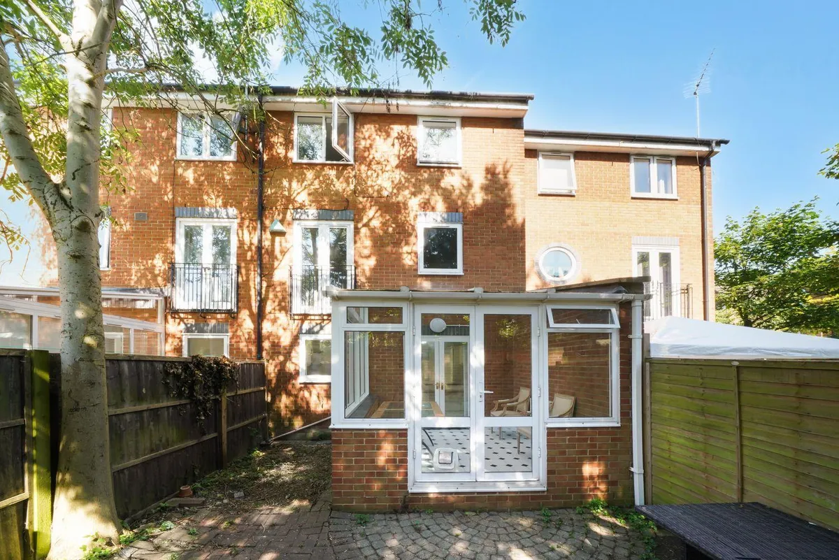 Honeyman Close, Brondesbury Park, NW6