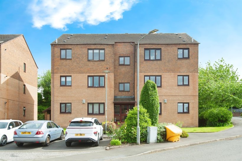 Thornly Park Gardens, Paisley 2 bedroom flat William H Brown