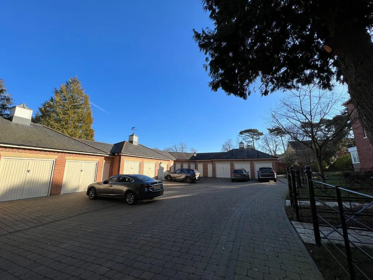 BELVOIR COTTAGE, CRAVEN COURT, MELTON MOWBRAY