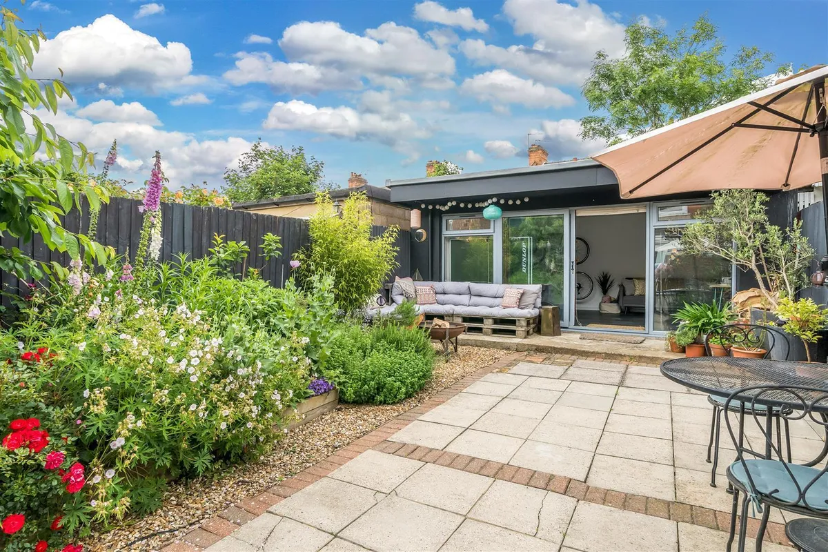 Villiers Road, London, NW2