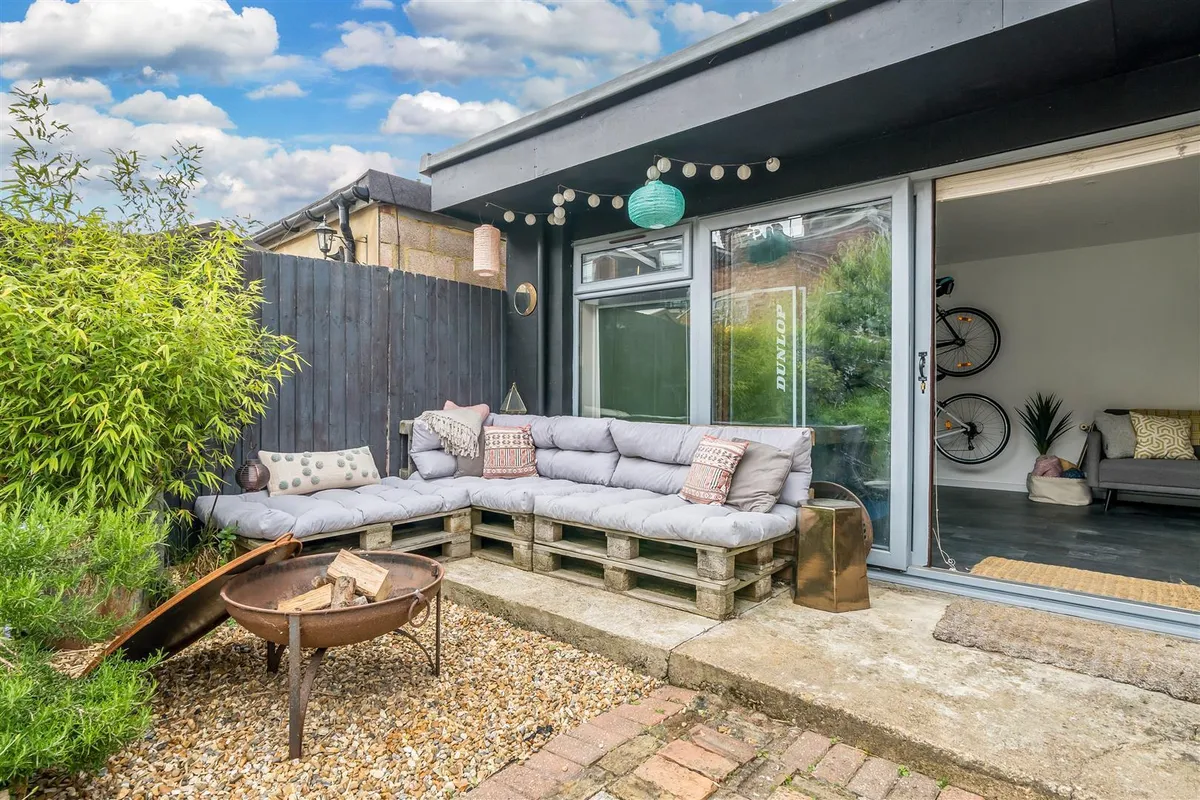 Villiers Road, London, NW2